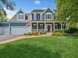 590 Oxford Ln, Lindenhurst, IL 60046