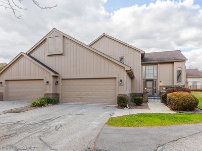 37660 N Laurel Park Dr #66, Livonia, MI, 48152