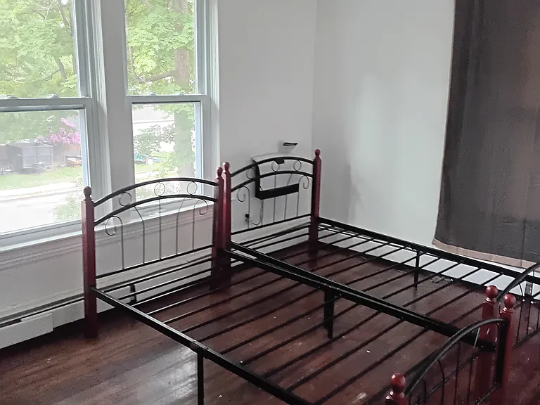 33 Starr Ave #2 — Photo 4
