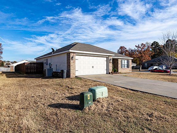 3rd image of 1820 Scarlet Oak Dr