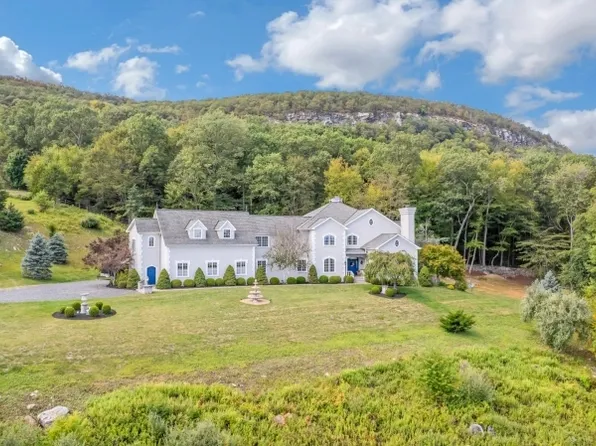 6 Mountain Terrace, Blairstown Twp., NJ 07825