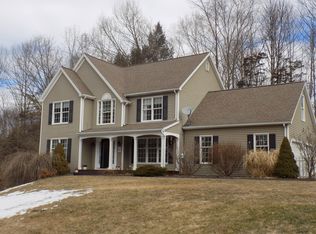 1 Colonial Ridge Dr, Gaylordsville, CT 06755
