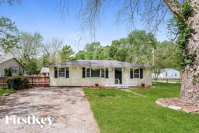 2293 Maxville Ln