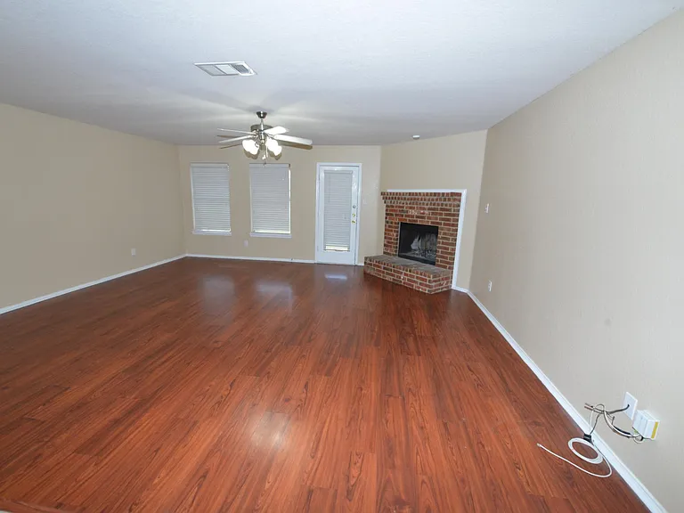 509 Cypress Ct — Photo 14