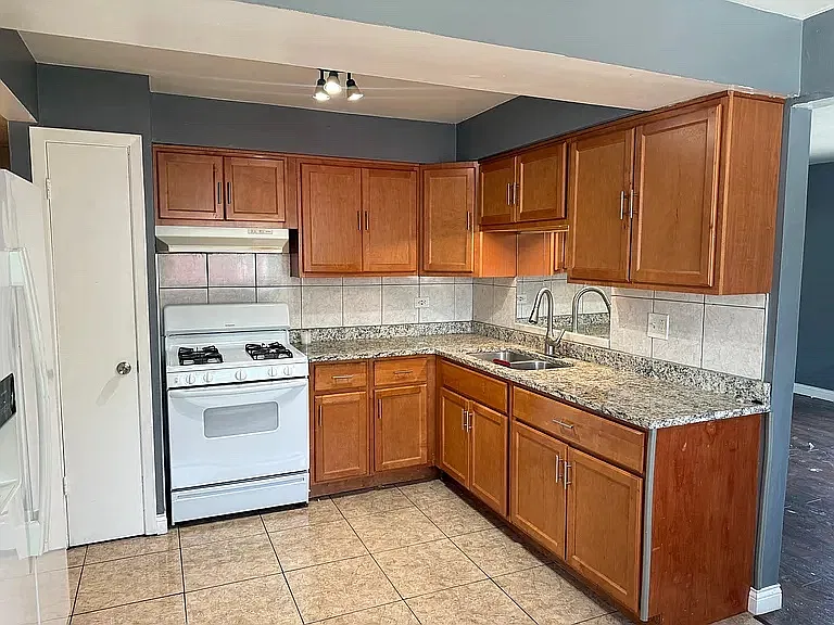 2 bed, 850 sqft, $1,500 — Photo 4