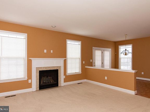 4th image of 3211 Hour Glass Dr