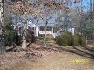 405 Lake Place Dr, Lavonia, GA 30553