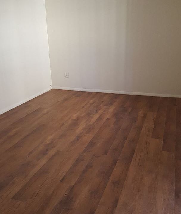 1st image of 540 Ortiz Dr SE APT B