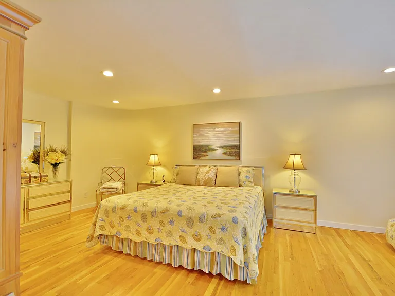 Peconic Hills Dr — Photo 30