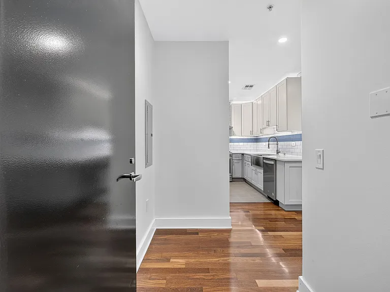 159 2nd St #304 — Photo 4