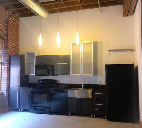 5th image of 1004 Spruce St APT 306