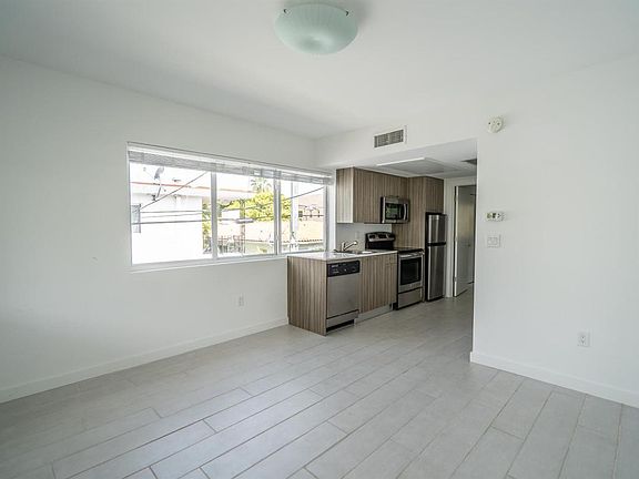 4th image of 740 Meridian Ave Unit 28-740-28