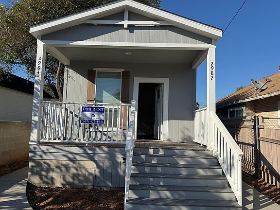 2nd image of 2982 Clay Ave