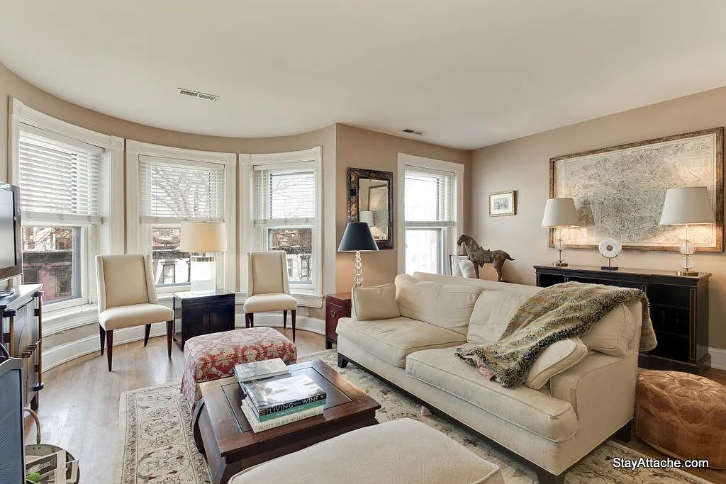 1 bed, 960 sqft, $4,400 — Photo 3