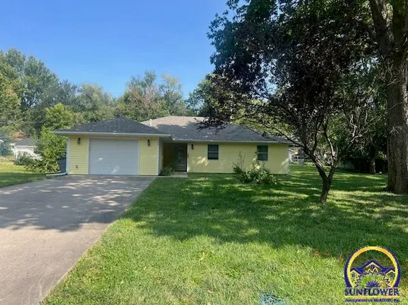 108 S Market St, Emporia, KS 66801