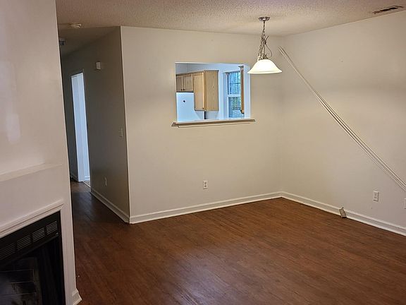 4th image of 114 Tamara Ln #B