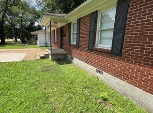 1749 S Perkins Rd, Memphis, TN 38117