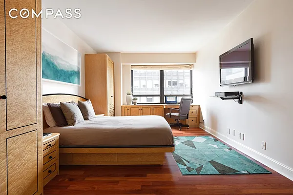 Sold by Compass | media 6