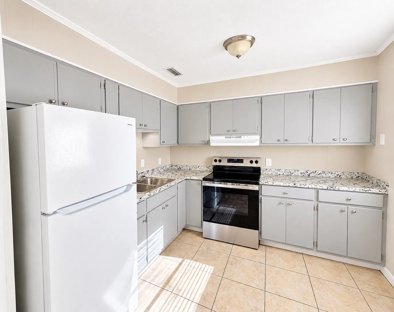 Callaway Palmcourt Villas - 5802 E Highway 22 - 1 — Photo 4