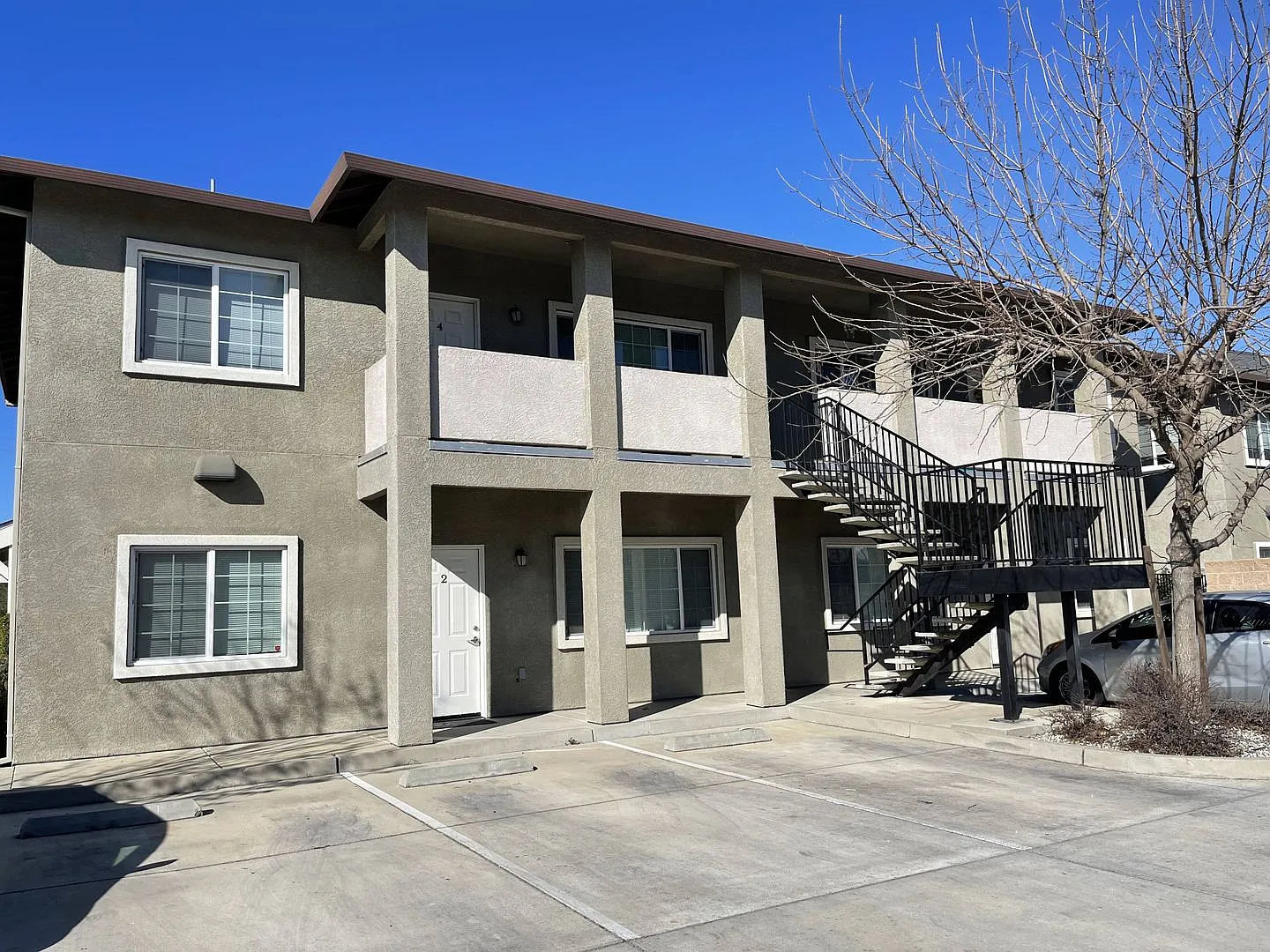 929 Featherside Way 1-4 — Photo 2