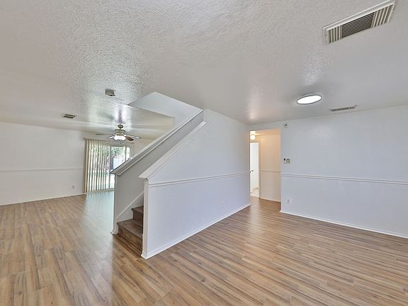 4th image of 5663 Lovett Oaks
