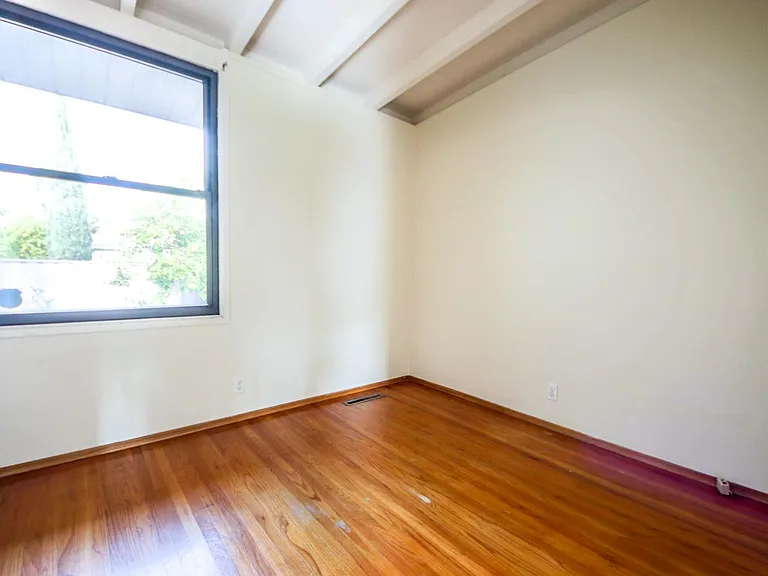 3502 Gibson Ave — Photo 5