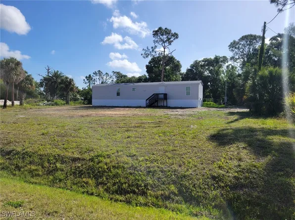 8019 Grady Dr, North Fort Myers, FL 33917