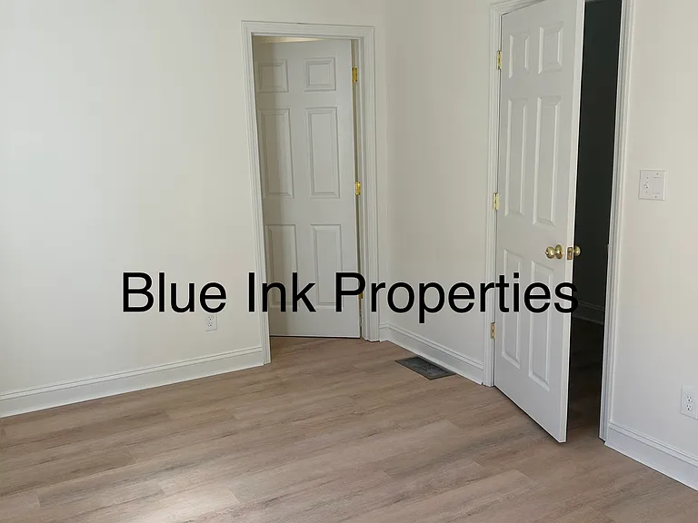 326 E 3rd St — Photo 12