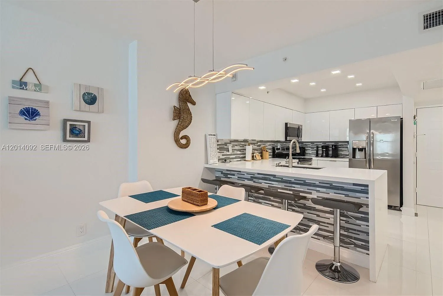 Wave Condo — Photo 4