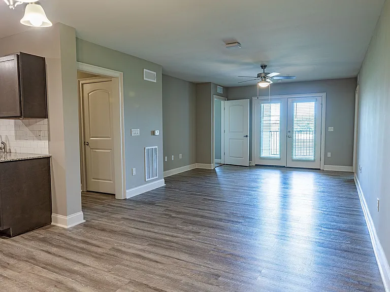 Lakeland Grand — Photo 15
