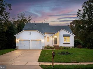 2 Elbow Ct, Sicklerville, NJ 08081