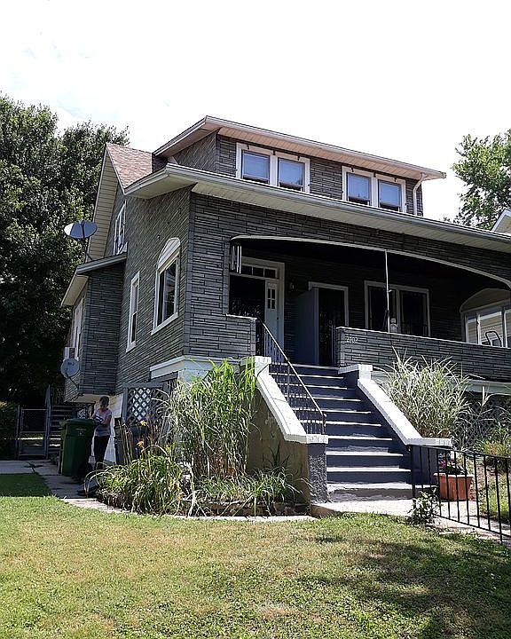 1st image of 2702 Halcyon Ave