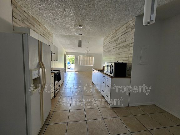 4th image of 205 Wendell Ave #205