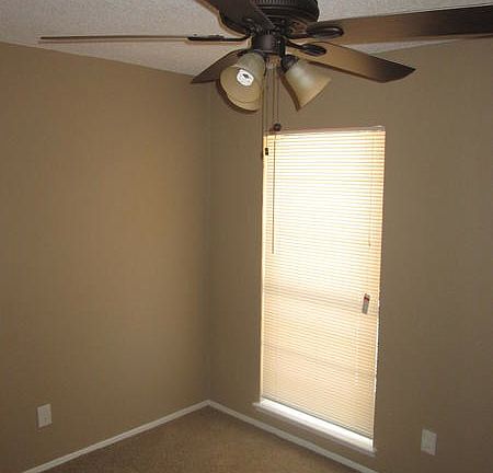 4th image of 4229 Hartford Dr