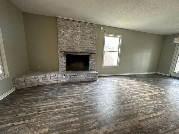 3rd image of 23 Somerset Townhouses
