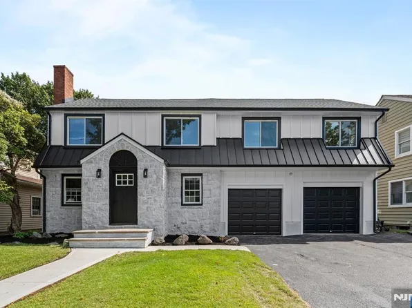 34 Bennett Ave, Rochelle Park, NJ 07662