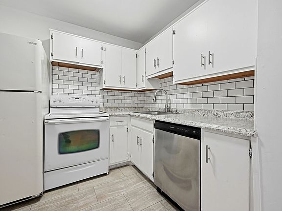 4th image of 504 Broadway Ave #3-R