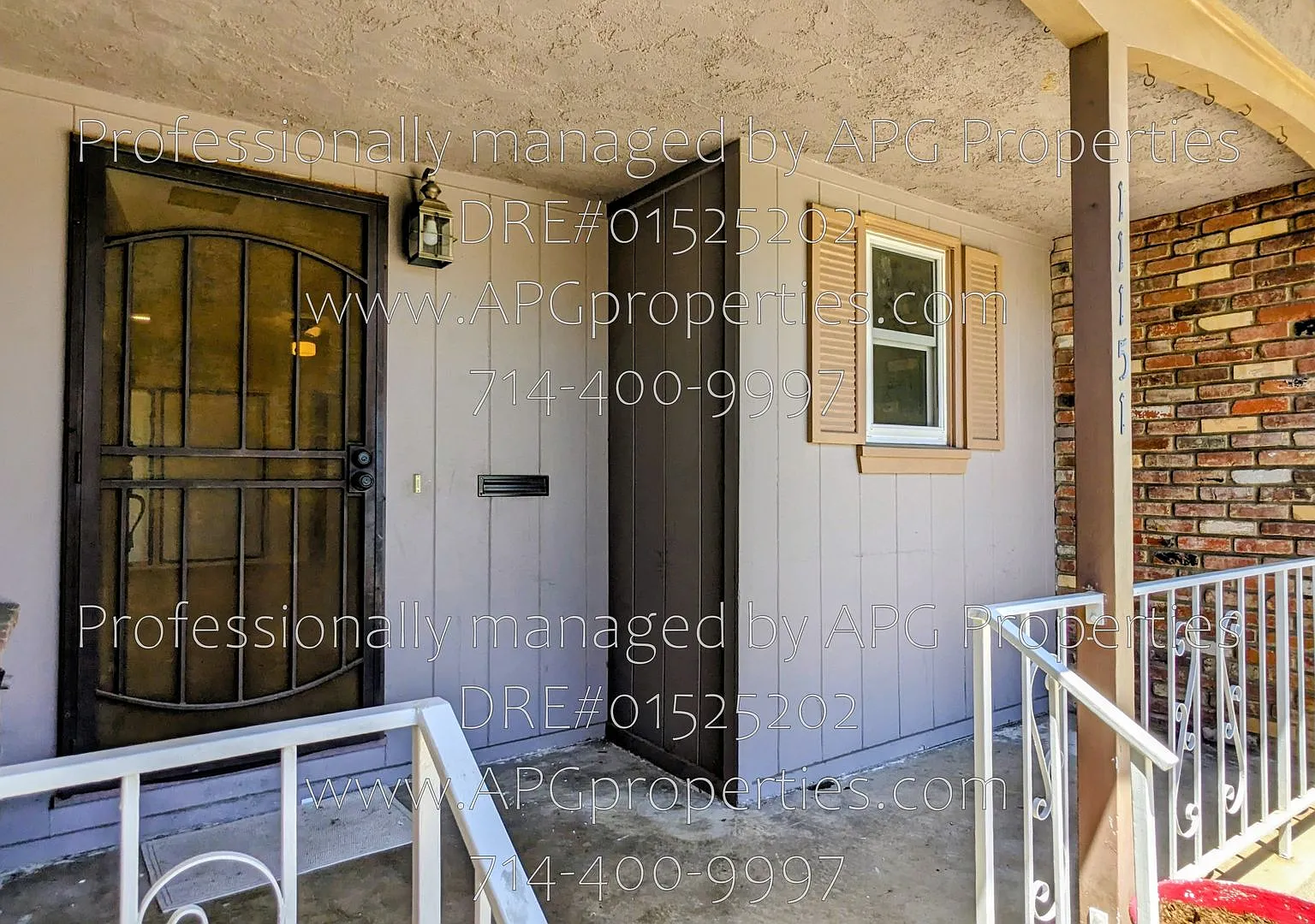 Newly updated 3 bedroom / 2 bathroom house with a 2 car garage in South Whittier — Photo 2