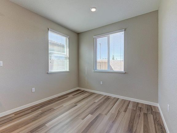 5th image of 4339 Canada Way