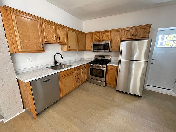 2nd image of 122 Philip St Floor 1