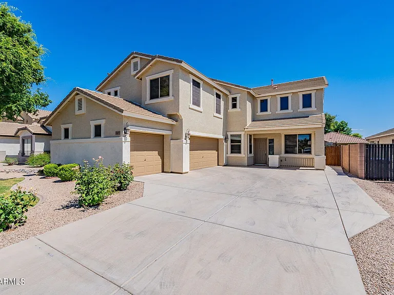 1405 E Baker Dr — Photo 1