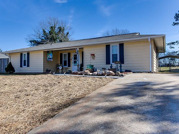 3rd image of 18 Rawood Dr