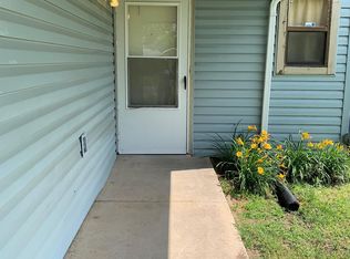 1607 E El Monte St, Wichita, KS 67216