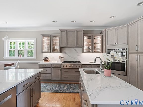 5th image of 4818 Queen Carolyn Ln