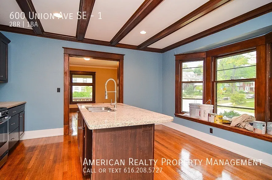 2 bed, 1170 sqft, $1,800 — Photo 4