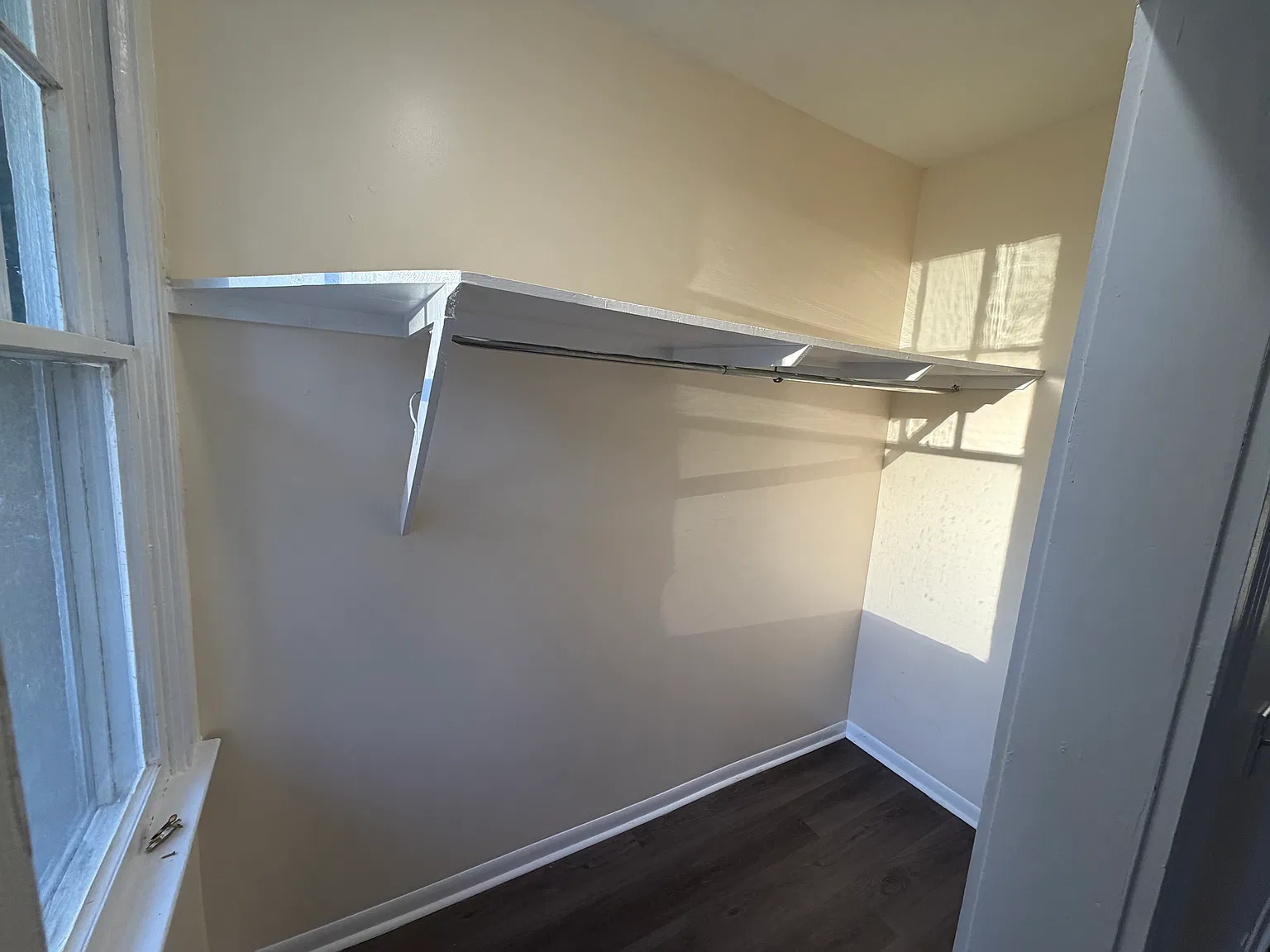 1 bed, 1100 sqft, $985 — Photo 4