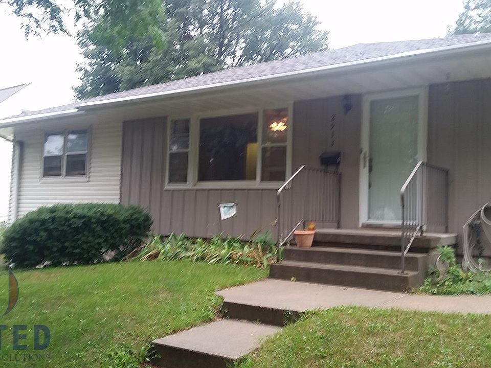 1st image of 2913 S Coral St