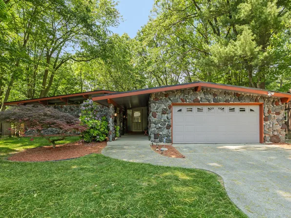 4675 Grenadier Dr SW, Wyoming, MI 49509