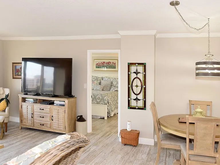 4900 Brittany Dr S #811 — Photo 13