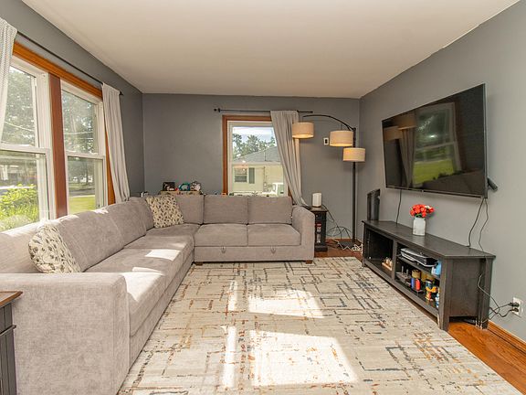 5th image of 211 Woodland Dr